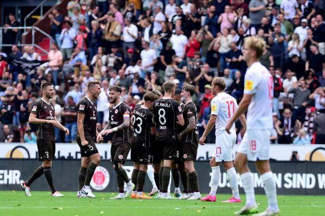 包含冲刺阶段德国杯传出新动向，巴黎圣日耳曼战术微调，管理层表态：管理层满意，细节决定成败的词条多米体育官方网站